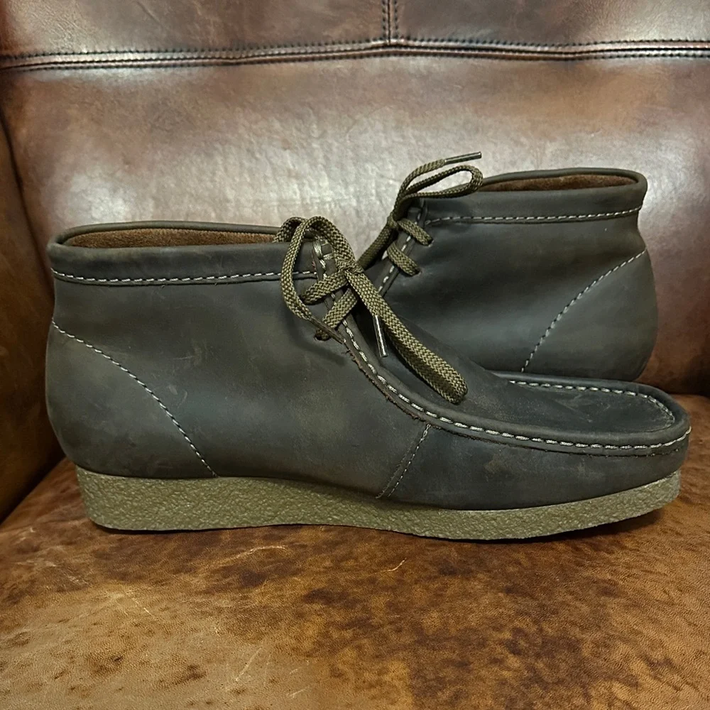 Clarks Dark Brown Leather Chukka Boots Men’s 12 Gum Sole